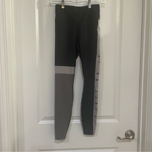Nike Pants - NIKE dry fit black and gray leggings size XS‎